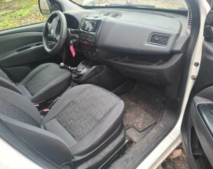 Белый Фиат Добло, объемом двигателя 1.2 л и пробегом 240 тыс. км за 2500 $, фото 3 на Automoto.ua