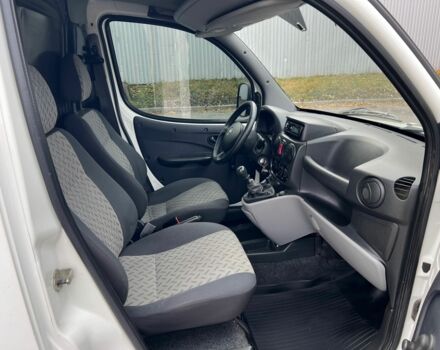 Белый Фиат Добло, объемом двигателя 1.4 л и пробегом 138 тыс. км за 5300 $, фото 10 на Automoto.ua