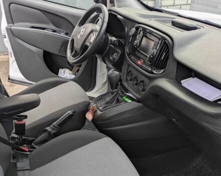 Белый Фиат Добло, объемом двигателя 2.4 л и пробегом 110 тыс. км за 10700 $, фото 2 на Automoto.ua