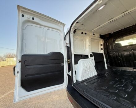 Белый Фиат Добло, объемом двигателя 1.2 л и пробегом 352 тыс. км за 6151 $, фото 13 на Automoto.ua