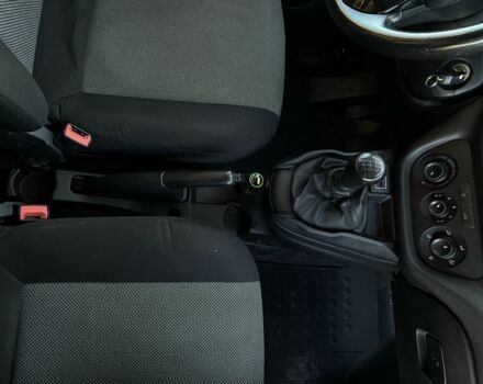 Белый Фиат Добло, объемом двигателя 1.2 л и пробегом 352 тыс. км за 6151 $, фото 7 на Automoto.ua