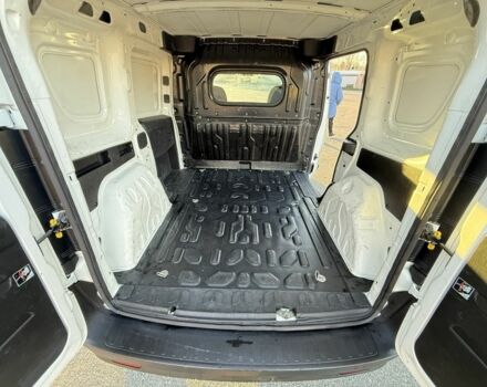 Белый Фиат Добло, объемом двигателя 1.2 л и пробегом 352 тыс. км за 6151 $, фото 12 на Automoto.ua