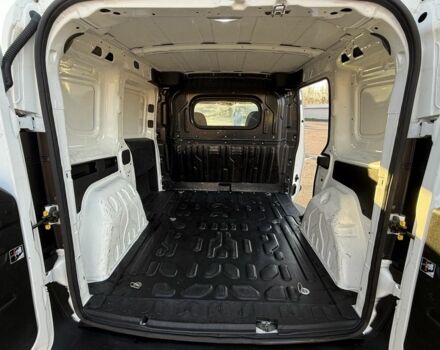 Белый Фиат Добло, объемом двигателя 1.2 л и пробегом 352 тыс. км за 6151 $, фото 14 на Automoto.ua