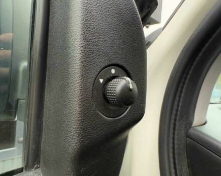 Белый Фиат Добло, объемом двигателя 0 л и пробегом 346 тыс. км за 7190 $, фото 15 на Automoto.ua