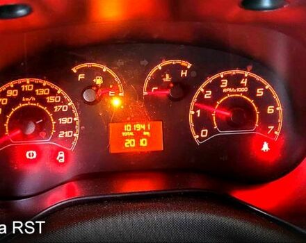 Белый Фиат Добло, объемом двигателя 1.4 л и пробегом 102 тыс. км за 8660 $, фото 6 на Automoto.ua
