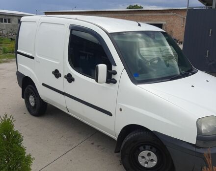 Белый Фиат Добло, объемом двигателя 0 л и пробегом 370 тыс. км за 3000 $, фото 1 на Automoto.ua