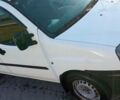 Белый Фиат Добло, объемом двигателя 1.9 л и пробегом 350 тыс. км за 2900 $, фото 3 на Automoto.ua