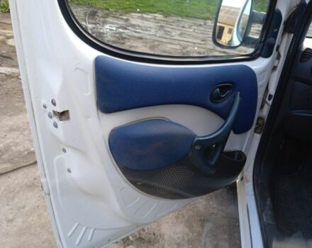 Фиат Добло 2003 в Кельменцах на Automoto.ua Белый Фиат Добло, объемом двигателя 1.9 л и пробегом 99 тыс. км за 3100 $, фото 4 на Automoto.ua