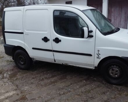 Белый Фиат Добло, объемом двигателя 1.9 л и пробегом 358 тыс. км за 3200 $, фото 1 на Automoto.ua