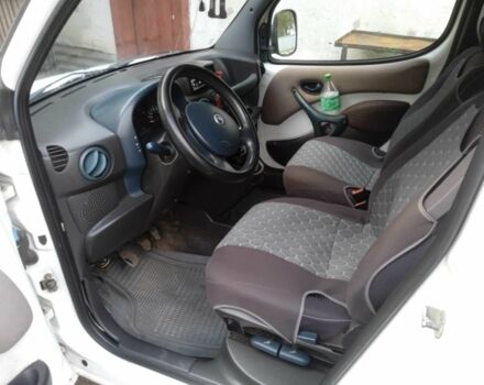 Белый Фиат Добло, объемом двигателя 1.9 л и пробегом 314 тыс. км за 2700 $, фото 6 на Automoto.ua