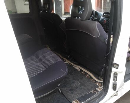 Белый Фиат Добло, объемом двигателя 1.9 л и пробегом 314 тыс. км за 2700 $, фото 3 на Automoto.ua