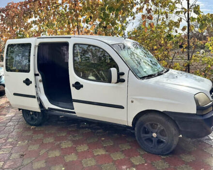 Белый Фиат Добло, объемом двигателя 1.6 л и пробегом 230 тыс. км за 2850 $, фото 1 на Automoto.ua