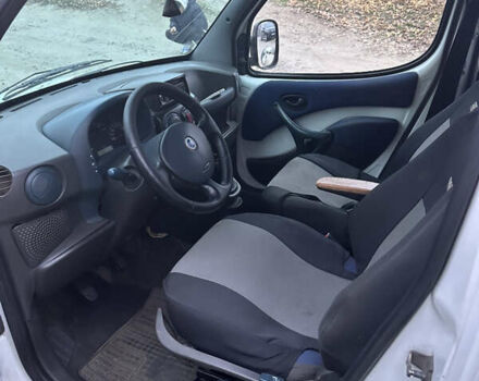 Белый Фиат Добло, объемом двигателя 1.9 л и пробегом 340 тыс. км за 2500 $, фото 6 на Automoto.ua