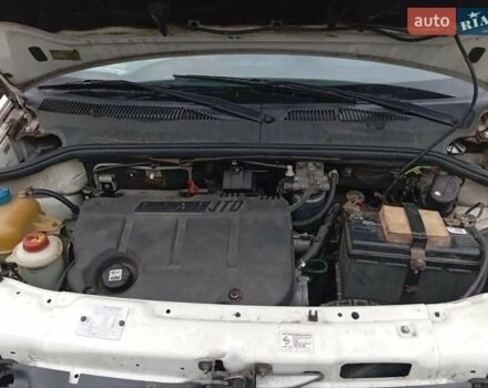 Белый Фиат Добло, объемом двигателя 1.9 л и пробегом 370 тыс. км за 4300 $, фото 12 на Automoto.ua