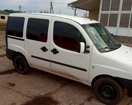 Белый Фиат Добло, объемом двигателя 1.6 л и пробегом 328 тыс. км за 4000 $, фото 6 на Automoto.ua