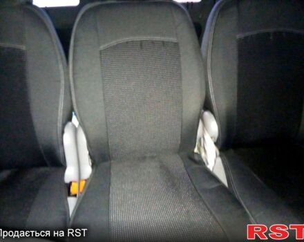 Белый Фиат Добло, объемом двигателя 1.6 л и пробегом 328 тыс. км за 4000 $, фото 11 на Automoto.ua