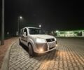 Белый Фиат Добло, объемом двигателя 1.9 л и пробегом 244 тыс. км за 5100 $, фото 4 на Automoto.ua