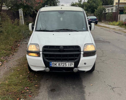 Белый Фиат Добло, объемом двигателя 1.3 л и пробегом 250 тыс. км за 3000 $, фото 1 на Automoto.ua