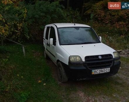 Белый Фиат Добло, объемом двигателя 1.6 л и пробегом 302 тыс. км за 3600 $, фото 1 на Automoto.ua