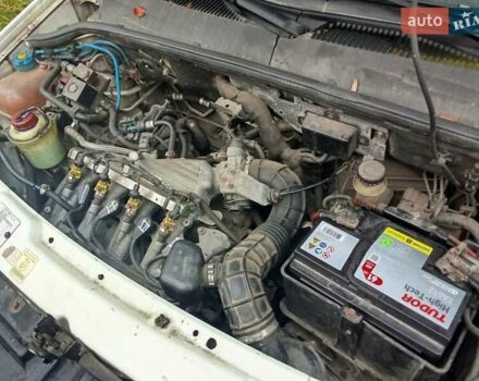 Белый Фиат Добло, объемом двигателя 1.6 л и пробегом 302 тыс. км за 3600 $, фото 7 на Automoto.ua