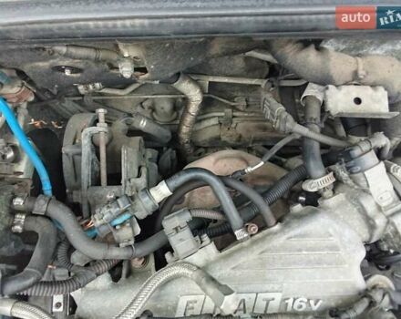 Белый Фиат Добло, объемом двигателя 1.6 л и пробегом 302 тыс. км за 3600 $, фото 3 на Automoto.ua