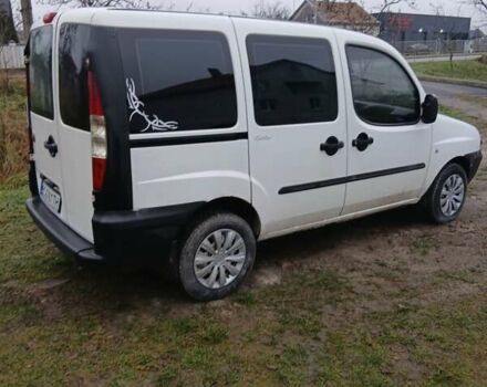 Белый Фиат Добло, объемом двигателя 1.6 л и пробегом 269 тыс. км за 3700 $, фото 2 на Automoto.ua