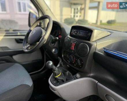 Білий Фіат Добло, об'ємом двигуна 1.25 л та пробігом 291 тис. км за 3999 $, фото 23 на Automoto.ua