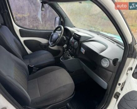 Белый Фиат Добло, объемом двигателя 1.6 л и пробегом 240 тыс. км за 2999 $, фото 6 на Automoto.ua