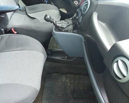 Белый Фиат Добло, объемом двигателя 1.6 л и пробегом 302 тыс. км за 3600 $, фото 12 на Automoto.ua