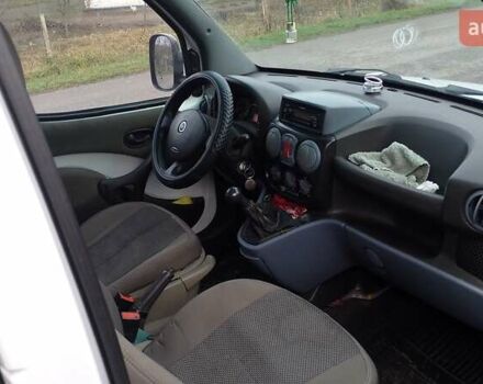 Белый Фиат Добло, объемом двигателя 1.91 л и пробегом 280 тыс. км за 3700 $, фото 1 на Automoto.ua