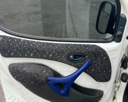 Белый Фиат Добло, объемом двигателя 1.91 л и пробегом 317 тыс. км за 3999 $, фото 7 на Automoto.ua