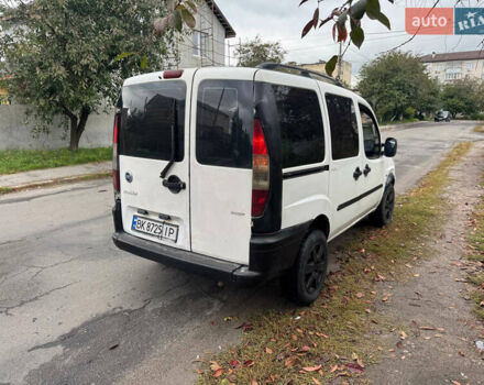 Белый Фиат Добло, объемом двигателя 1.3 л и пробегом 250 тыс. км за 3000 $, фото 2 на Automoto.ua