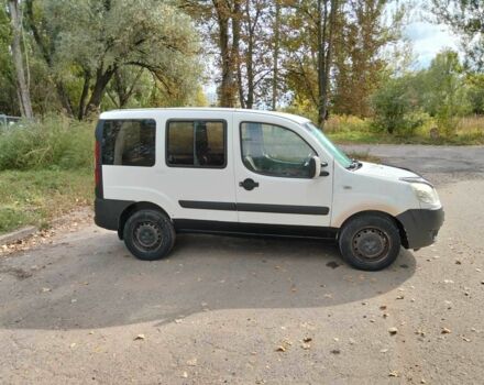 Белый Фиат Добло, объемом двигателя 1.2 л и пробегом 269 тыс. км за 3000 $, фото 2 на Automoto.ua