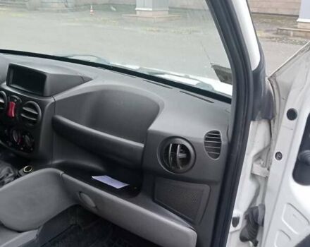 Белый Фиат Добло, объемом двигателя 1.4 л и пробегом 215 тыс. км за 3300 $, фото 6 на Automoto.ua