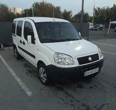 Белый Фиат Добло, объемом двигателя 1.6 л и пробегом 397 тыс. км за 3300 $, фото 5 на Automoto.ua