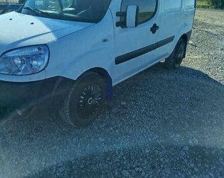 Белый Фиат Добло, объемом двигателя 1.91 л и пробегом 300 тыс. км за 3700 $, фото 5 на Automoto.ua