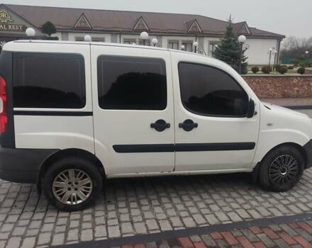 Белый Фиат Добло, объемом двигателя 1.9 л и пробегом 300 тыс. км за 4500 $, фото 12 на Automoto.ua