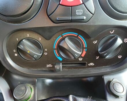 Белый Фиат Добло, объемом двигателя 1.6 л и пробегом 250 тыс. км за 5150 $, фото 15 на Automoto.ua