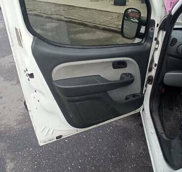 Белый Фиат Добло, объемом двигателя 1.6 л и пробегом 397 тыс. км за 3300 $, фото 13 на Automoto.ua