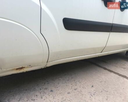 Белый Фиат Добло, объемом двигателя 1.9 л и пробегом 248 тыс. км за 5800 $, фото 6 на Automoto.ua