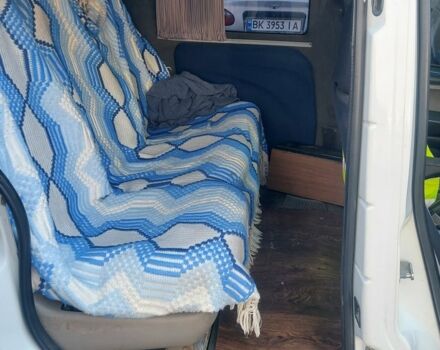 Белый Фиат Добло, объемом двигателя 1.2 л и пробегом 320 тыс. км за 3750 $, фото 1 на Automoto.ua