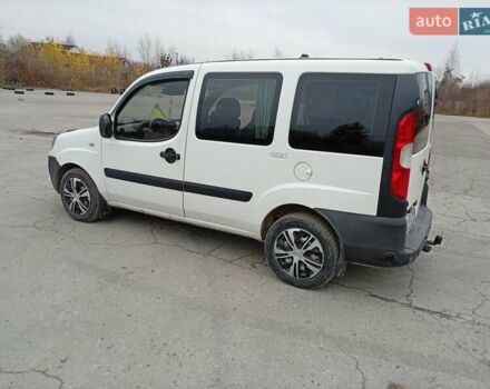 Белый Фиат Добло, объемом двигателя 1.37 л и пробегом 298 тыс. км за 2999 $, фото 9 на Automoto.ua