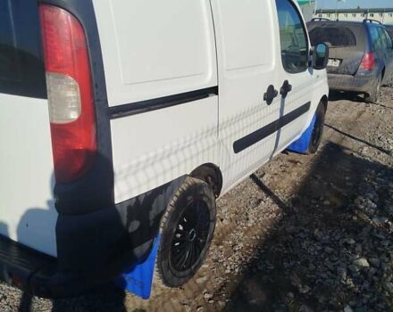 Белый Фиат Добло, объемом двигателя 1.91 л и пробегом 300 тыс. км за 3700 $, фото 6 на Automoto.ua