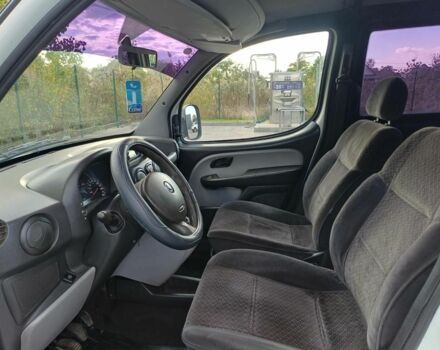 Белый Фиат Добло, объемом двигателя 1.6 л и пробегом 250 тыс. км за 5150 $, фото 12 на Automoto.ua