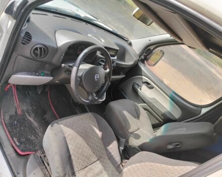 Белый Фиат Добло, объемом двигателя 1.2 л и пробегом 269 тыс. км за 3000 $, фото 5 на Automoto.ua