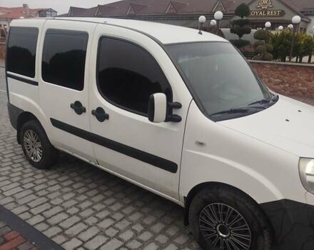 Белый Фиат Добло, объемом двигателя 1.9 л и пробегом 300 тыс. км за 4500 $, фото 13 на Automoto.ua