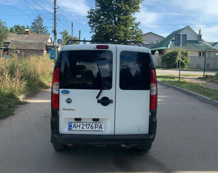 Белый Фиат Добло, объемом двигателя 1.4 л и пробегом 250 тыс. км за 3999 $, фото 4 на Automoto.ua
