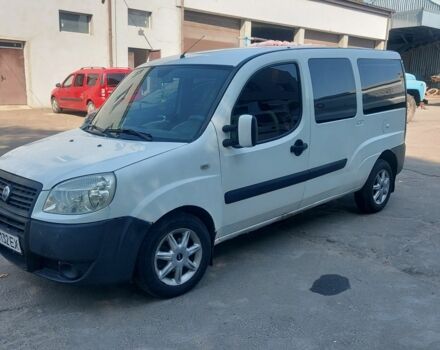 Белый Фиат Добло, объемом двигателя 1.2 л и пробегом 320 тыс. км за 3750 $, фото 4 на Automoto.ua