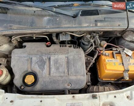 Белый Фиат Добло, объемом двигателя 1.9 л и пробегом 342 тыс. км за 3800 $, фото 5 на Automoto.ua