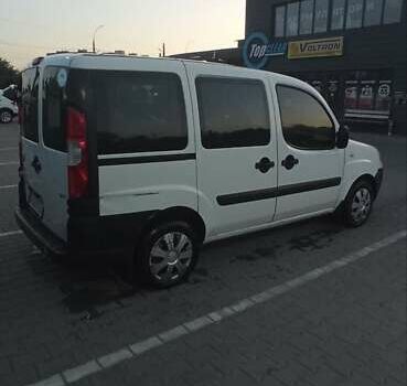 Белый Фиат Добло, объемом двигателя 1.6 л и пробегом 397 тыс. км за 3300 $, фото 7 на Automoto.ua